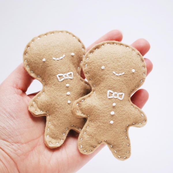 Oven-Warm Gingerbread Hand Warmers Oven-Warm Gingerbread Hand Warmers
