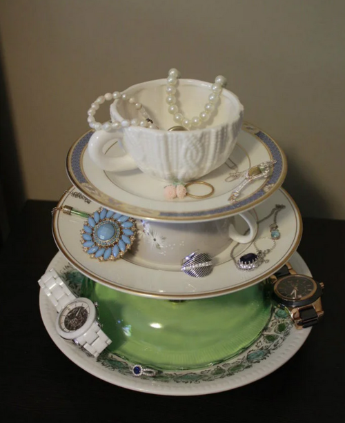 Vintage Teacup DIY Jewelry Stand Vintage Teacup DIY Jewelry Stand