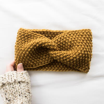 Seed Stitch Twist Headband