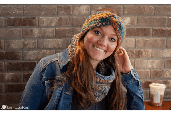 The Easiest Crochet Cowl